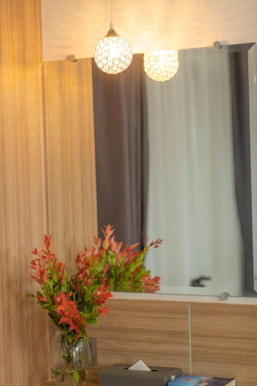 8 Mile Hotel Yangon Ngoại thất bức ảnh